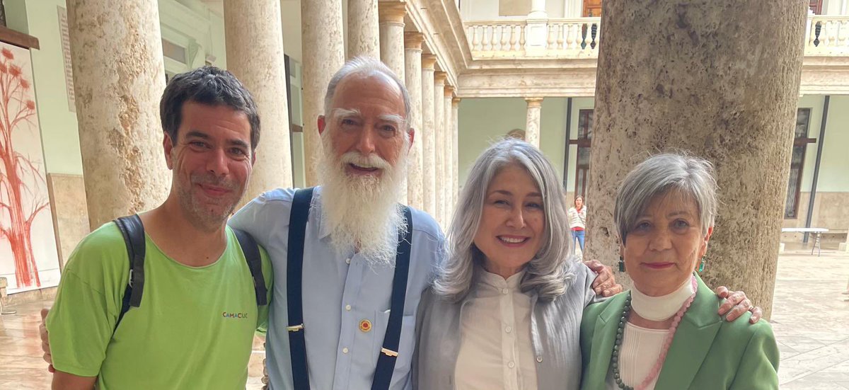 Consejo Escolar del Estado (@consescoestado) on Twitter photo Mercé Viana <a href="/Merceviana/">Mercé Viana</a> y la Revista Camacuc <a href="/camacuc/">Edicions Camacuc</a>, colaboradores del último número de la revista del <a href="/ConsEscoEstado/">Consejo Escolar del Estado</a>, han sido galardonados con el Premi Vicent Ventura 2025 que otorga la Universidad de Valencia.
Enhorabona, Mercé, Joan i Joanot! Mercé Viana <a href="/Merceviana/">Mercé Viana</a> y la Revista Camacuc <a href="/camacuc/">Edicions Camacuc</a>, colaboradores del último número de la revista del <a href="/ConsEscoEstado/">Consejo Escolar del Estado</a>, han sido galardonados con el Premi Vicent Ventura 2025 que otorga la Universidad de Valencia.
Enhorabona, Mercé, Joan i Joanot!