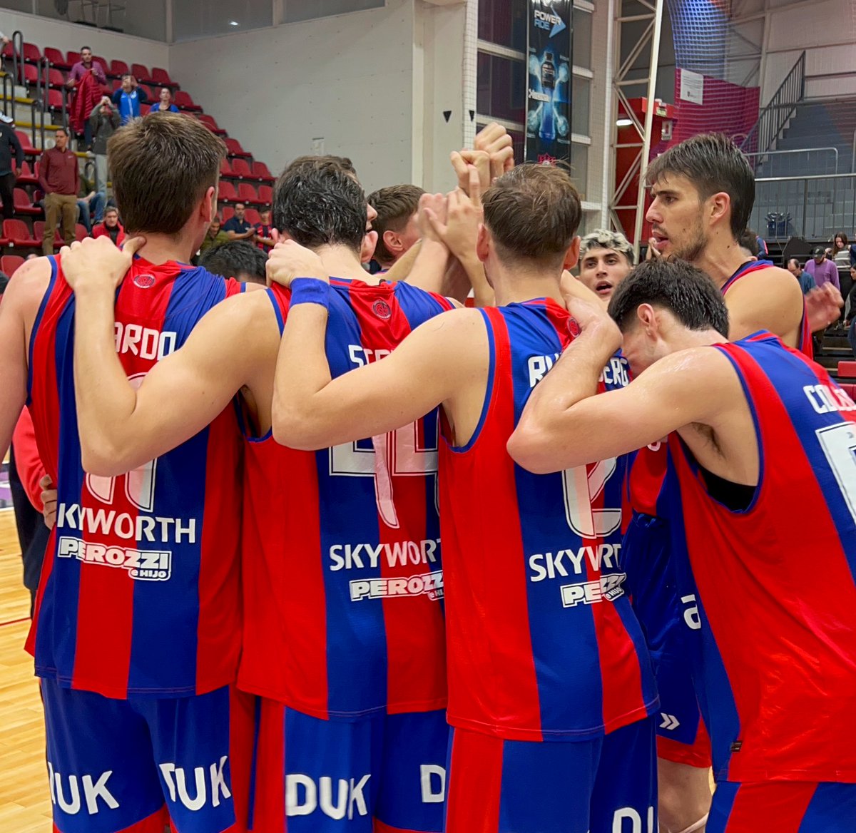 maxipereira22's tweet photo. 🏀💪🏼 La #LNB está en la última semana de la etapa regular y, pese a haber tenido una temporada con varios golpes y bajas, @CASLABasquet mantiene las chances intactas (depende de si) de entrar a la reclasificación.

Sale 🧵 de lo que necesita #SanLorenzo para clasificar https://t.co/2PtXoHR8dq