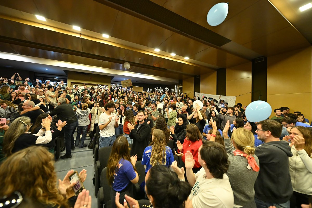 unmdp's tweet image. 🎓 ¡La Escuela Superior de Medicina de la UNMDP ya es Facultad!

La Asamblea Universitaria aprobó por unanimidad el cambio estatutario que oficializa esta transformación histórica.

#UNMDP #NuevaFacultad