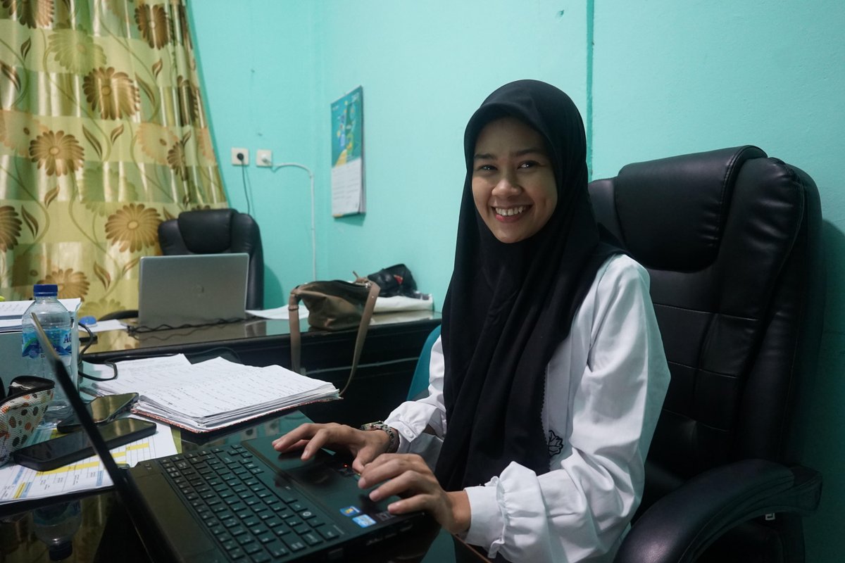 pnud's tweet image. Junto a nuestros socios, estamos comprometidos a rastrear, diagnosticar y tratar la malaria.

Mira cómo trabajamos en Indonesia, con el Ministerio de Salud y @GlobalFund, para poner fin a esta amenaza para la salud pública para 2030: go.undp.org/U4f

#EndMalaria