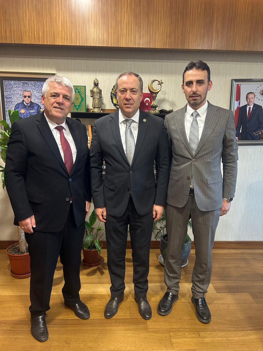 Sakarya Milletvekilimiz Murat Kaya’yı Makamında Ziyaret Ettik.
Kendisine Misafirperverliği İçin Teşekkür Eder Çalışmalarında Kolaylıklar Dilerim.