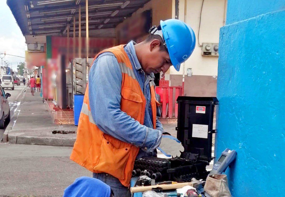 #Guayaquil | En este 2025 nuestro personal técnico trabaja en el sector Portete de forma continua para atender con prontitud cualquier afectación en los servicios. 🛜📞