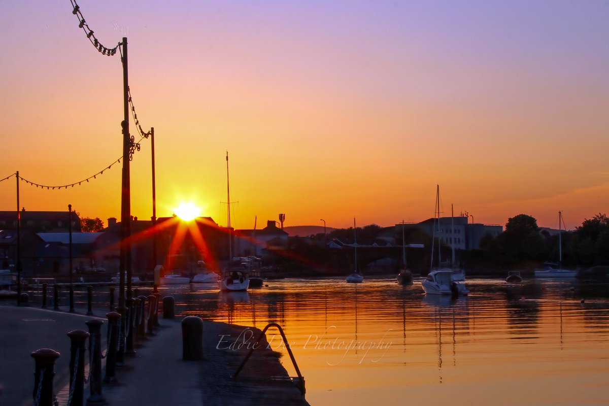 EddieDee_'s tweet image. Sunset around Dungarvan Harbour this evening #dungarvan #sunnysoutheast #luckytolivehere @DvanChamber @DungarvanTIO @CarlowWeather @mooringsdungarv @wlrfm @WaterfordCounci