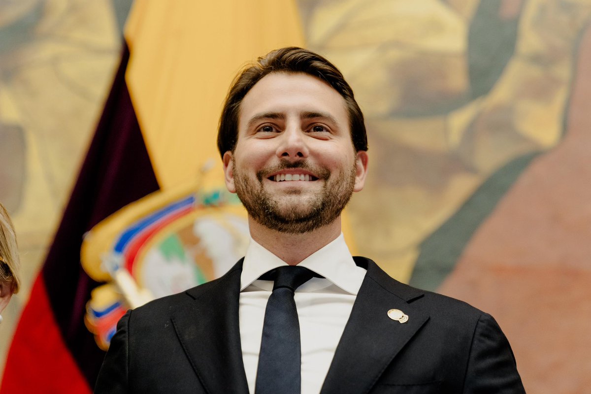 Hoy no ganó solo un partido, ganó una forma distinta de hacer política.

Asumo la presidencia de la Asamblea con humildad, con gratitud y con el compromiso de construir, no de dividir.

Empezamos un nuevo capítulo. ¡Vamos juntos! 🇪🇨