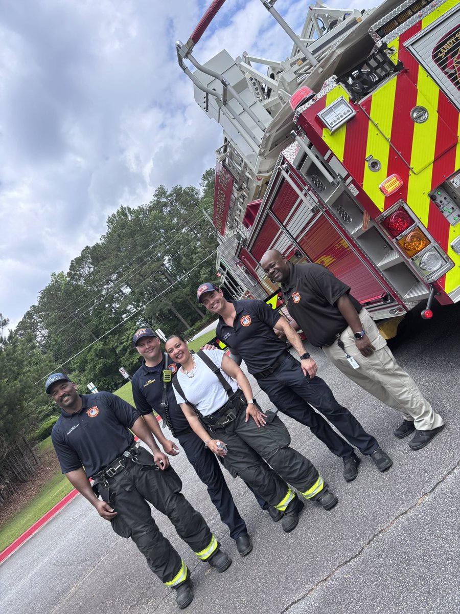 IsonSpecials's tweet photo. The “egg drop challenge” was a smashing success!!! https://t.co/Tp1UeSQOJX