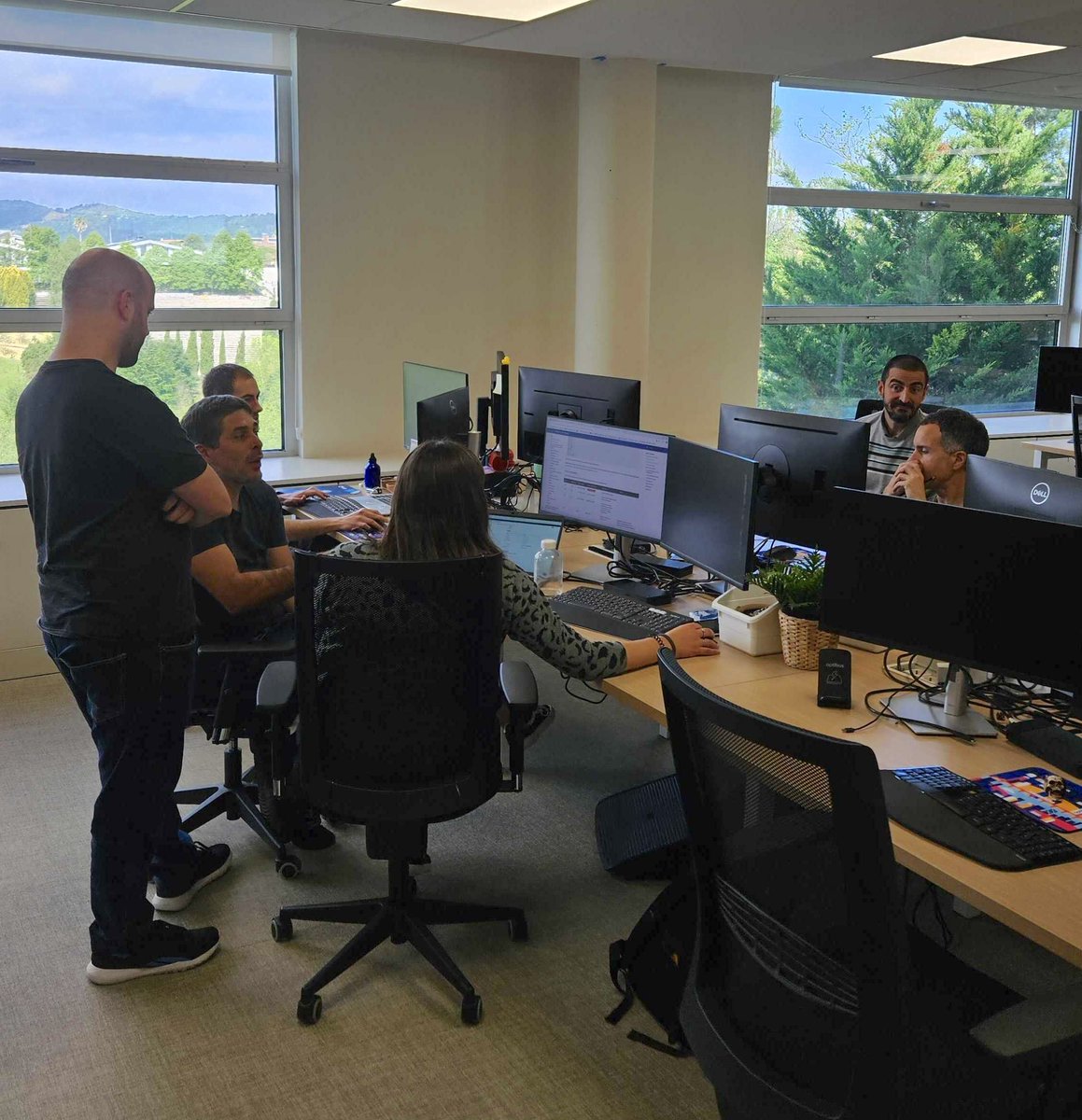 The Optibus Galaxy Hackathon has landed 🌌 

In just 2 days, teams built bold, high-impact solutions — from AI prototypes to ops tools.

Congrats to Agent Zero for their winning AI-powered comms tool! 🚀 

#TeamOptibus #Innovation #GalaxyHackathon #TechForGood