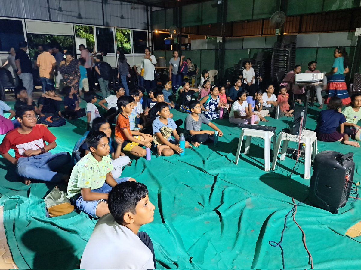 NisargCSC's tweet image. #SCIENCEFILMFESTIVAL 
&quot;🎬🌟 students! Enjoy a thrilling science fiction movie show at Nisarg Science Center, #Gandhinagar, from May 14th to 18th, nightly from 8 PM to 10 PM. Get ready for fun and discover new insights in science and technology! Don&apos;t miss out!  #LearnAndEnjoy