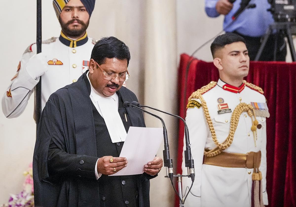நீலம் பண்பாட்டு மையம் (@neelam_culture) on Twitter photo #JaiBhim
#Proud_Republicans
#Republican_Era
#Republican_Roots
#Neelam
Justice B.R. Gavai sworn in as Chief Justice of India, Congratulations
Old pic of Justice BR Gavai along with Thalivar CM Arumugam Former KGF MLA
- Ramesh Loganathan Thangalaan
(KGF Neelam) <a href="/beemji/">pa.ranjith</a> #JaiBhim
#Proud_Republicans
#Republican_Era
#Republican_Roots
#Neelam
Justice B.R. Gavai sworn in as Chief Justice of India, Congratulations
Old pic of Justice BR Gavai along with Thalivar CM Arumugam Former KGF MLA
- Ramesh Loganathan Thangalaan
(KGF Neelam) <a href="/beemji/">pa.ranjith</a>