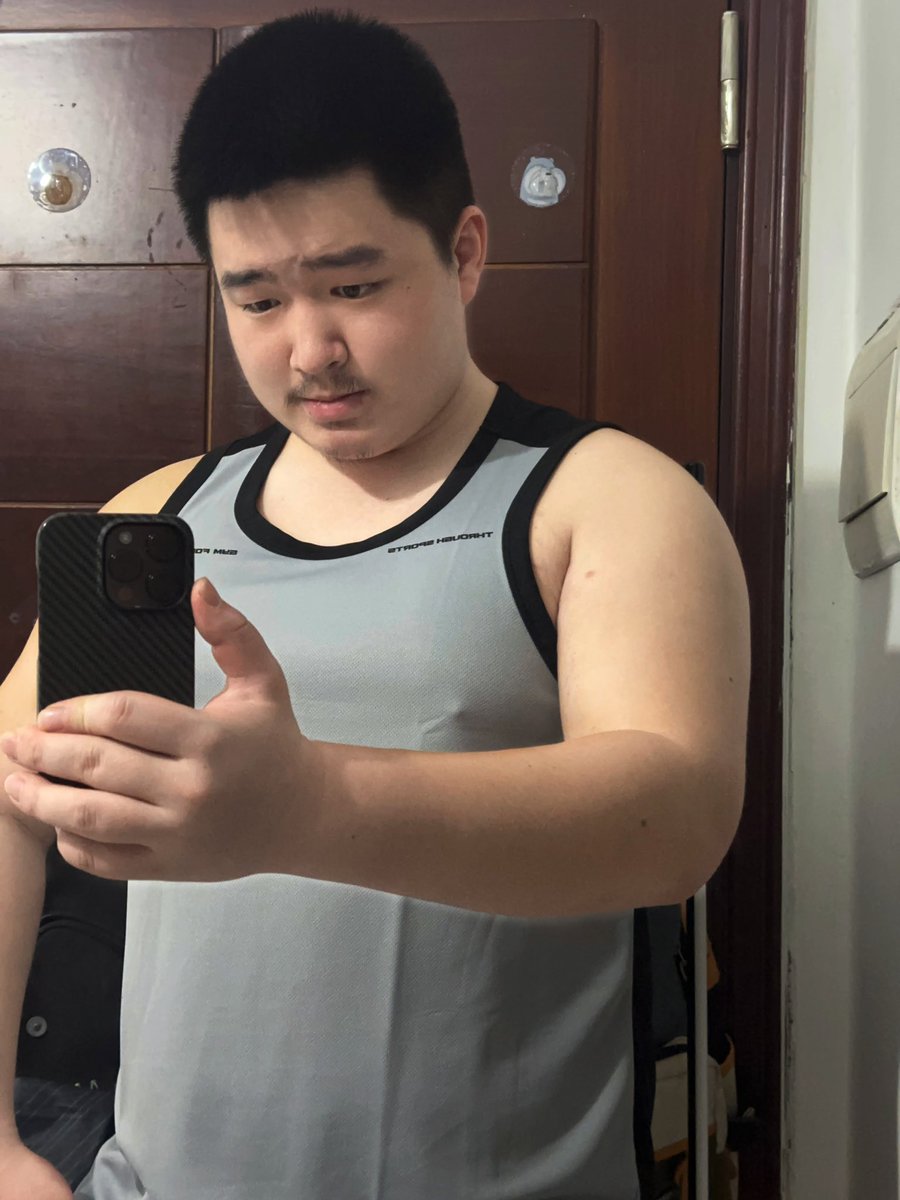 xiaosimingM's tweet photo. 头发长得好快哦
想把他梳成大人的模样👨🏻 https://t.co/vny7D7j6O0