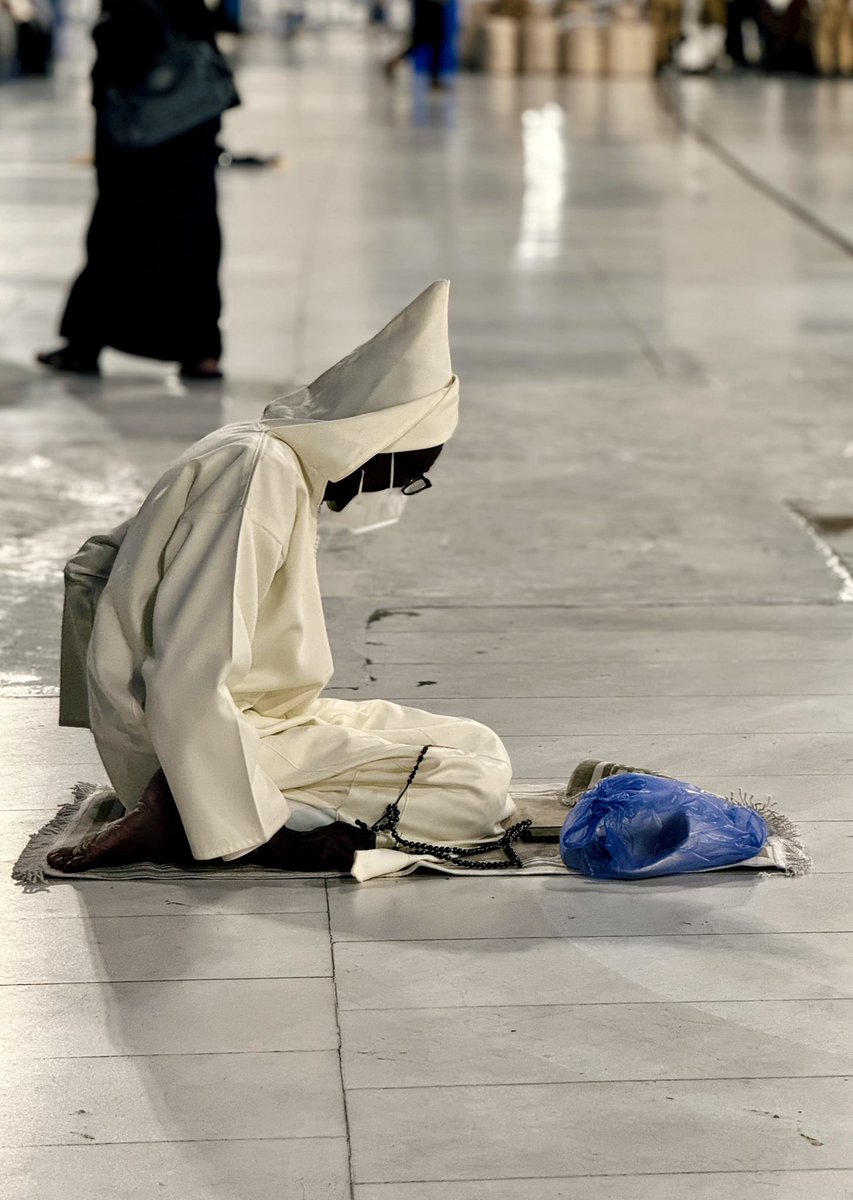 “Ey iman edenler! Eğer siz Allah'ın dinine yardım ederseniz Allah da size yardım eder ve ayaklarınızı sabit tutar.”

Muhammed Suresi, 7