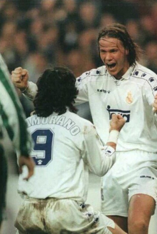 90sfootball's tweet photo. Ivan Zamorano and Fernando Redondo ✨ https://t.co/4SlhVIrrfK