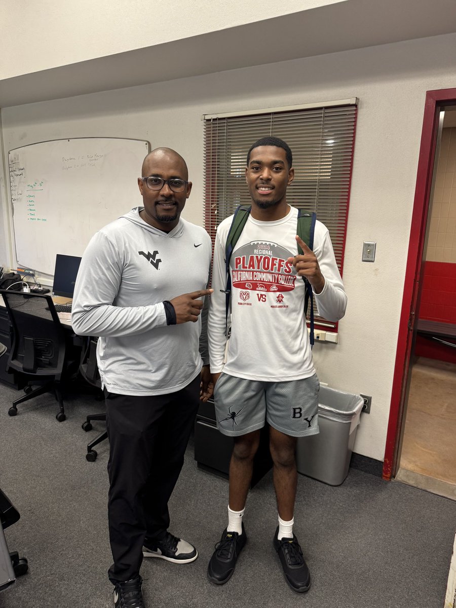 Jaylon_Jones6 (@jaylon_jones6) on Twitter photo Appreciate coach Franklin for coming down to talk with me!!! East coast love🙏🏽💯💯 <a href="/JUCOFFrenzy/">JUCO Football Frenzy</a> <a href="/coachfred1/">Coach Fred</a> <a href="/CoachBrownFCC/">Drew Brown</a> Appreciate coach Franklin for coming down to talk with me!!! East coast love🙏🏽💯💯 <a href="/JUCOFFrenzy/">JUCO Football Frenzy</a> <a href="/coachfred1/">Coach Fred</a> <a href="/CoachBrownFCC/">Drew Brown</a>