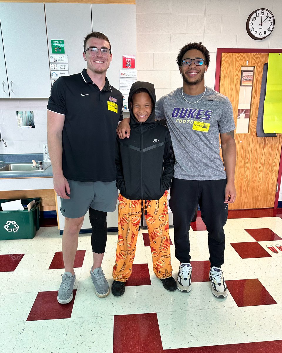 did we just become best friends ⁉️

Max and Kye got to stop in and have a quick mentor lunch with their buddy Herb today! 

#GoDukes