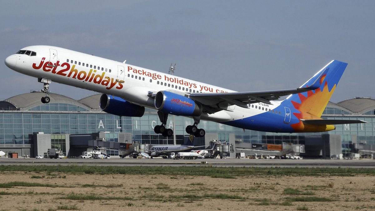 Desguazado ☹️ Boeing 757 <a href="/jet2tweets/">Jet2tweets</a>  (G-LSAN) ultima visita  @alcspotters @aerovlc <a href="/VLCspotters/">VLCspotters ✈️</a> <a href="/VLCmovements/">VLCmovements</a> <a href="/TORRECILLA13/">JARTA_PHOTO</a> <a href="/ertiodelatiza/">Francisco Bonilla Torres</a> <a href="/ormevictor1/">Victor</a> @flightvlc <a href="/LpezPeinado/">Pedro López Peinado</a> <a href="/SpottingAlc/">Spotting ALC</a>  <a href="/alberto_levc/">Alb</a> @ebusitano <a href="/Cristian_ALC/">Cristian_ALC 🇪🇸🚁🛩️✈️</a>
 #avgeek #aviation 
youtu.be/YRYvbGqVkWY