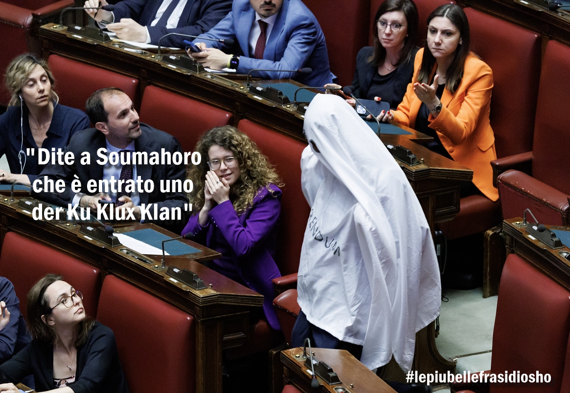 #Magi alla Camera vestito da fantasma