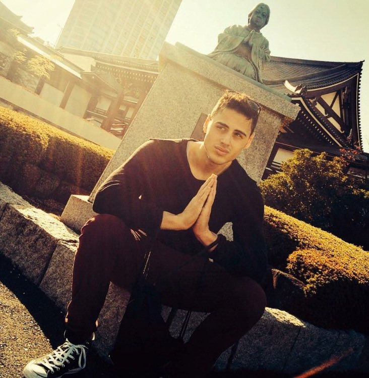 ZherkaOfficial's tweet photo. My first mentor told me that bad things happen to good people because good people fool themselves into believing that they are good https://t.co/rEQBtEcho7