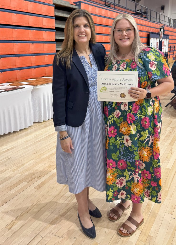Celebrating the bright future of education! Last night at our End-of-Year Banquet, we proudly presented the Green Apple Teacher Awards to some truly outstanding new teachers who have already made a remarkable difference in their schools. Thank you for your passion and dedication!