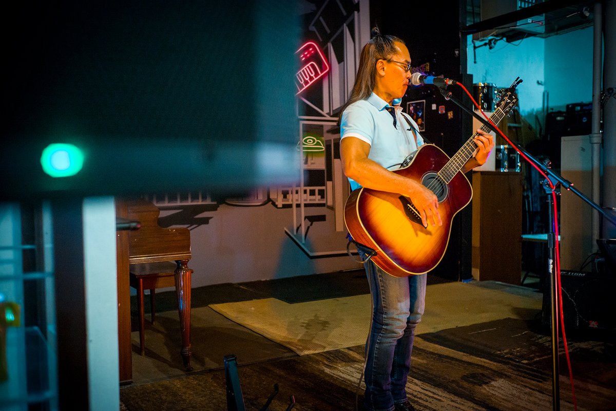 denverart's tweet photo. May First Friday M U S I C 🎶
See More: https://t.co/aZyoqDEval
📷 Andy Piper
#denvermusic #denverrocks #denverartsociety #denverfirstfriday https://t.co/PfShNUJpq6