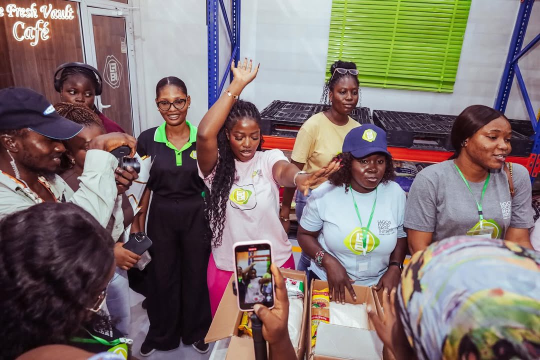 lagosfoodbank's tweet photo. When purpose meets passion, lives are changed. Thanks to Hilda Baci @hildabacicooks for collaborating with us to reach families staple food items and essential items.

📸 @tboss_visualz 

#FeedingFamilies #LagosFoodBank

You too can be a part of this private driven initiative. Send an email to partnership@lagosfoodbank.org or call 07031295645

You can also make a donation to our various programs via any of the accounts below:
Account Name: LAGOS FOOD BANK INITIATIVE 
0463977946 - GTB
1016014957 - ZENITH BANK 
1020057249 - UBA
1907360767 - Access Bank
0106793890 - Union Bank
0002221706- Standard Chartered 
For GTB account holders you can donate using USSD CODE by dialing *737* 35 *amount* 9222 # (i.e. *737* 35 *2000* 9222 ). 

For International donations:

Paystack: https://t.co/vUTE1dOut8

Flutterwave: https://t.co/dZtpG8Ua0R

This is #NOTALAGOSSTATEPROJECT

#lagosfoodbankinitiative
#sdgs #unitednations #sustainabledevelopmentgoals #socialresponsibility #sustainability #sdg1 #sdg2 #communitydevelopment #lagosfoodbankintiative #charity #Africa #zerohunger #poverty #stophunger