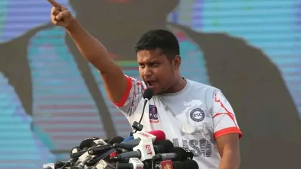 ‘উপদেষ্টা মাহফুজকে শারীরিকভাবে লাঞ্ছিত করা কোনোভাবেই প্রত্যাশিত নয়’: ঘটনায় সমালোচনায় হাসনাত আবদুল্লাহ