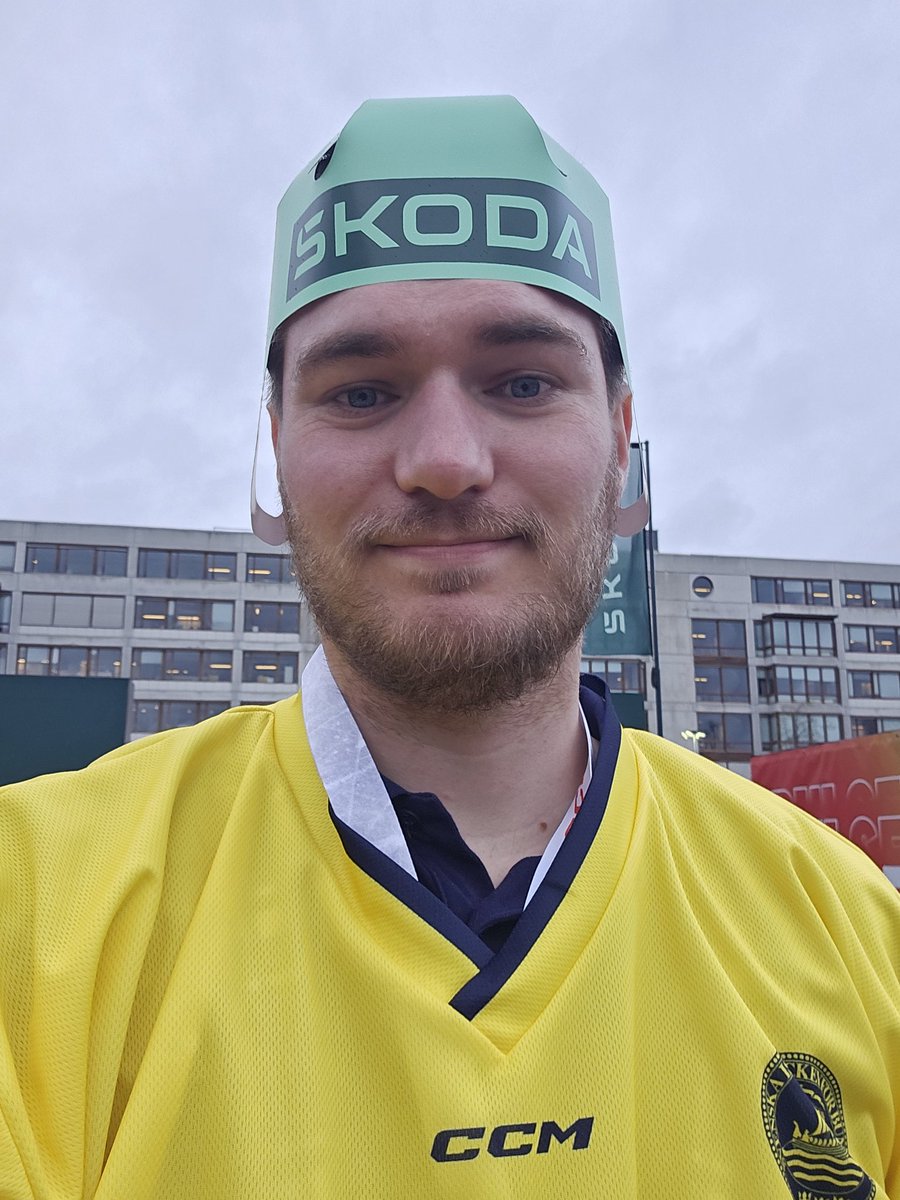 Prøver litt hockey VM! <a href="/TheMulletnhl/">TheMullet</a> <a href="/raulvmoen/">Roy Ulvmoen</a>