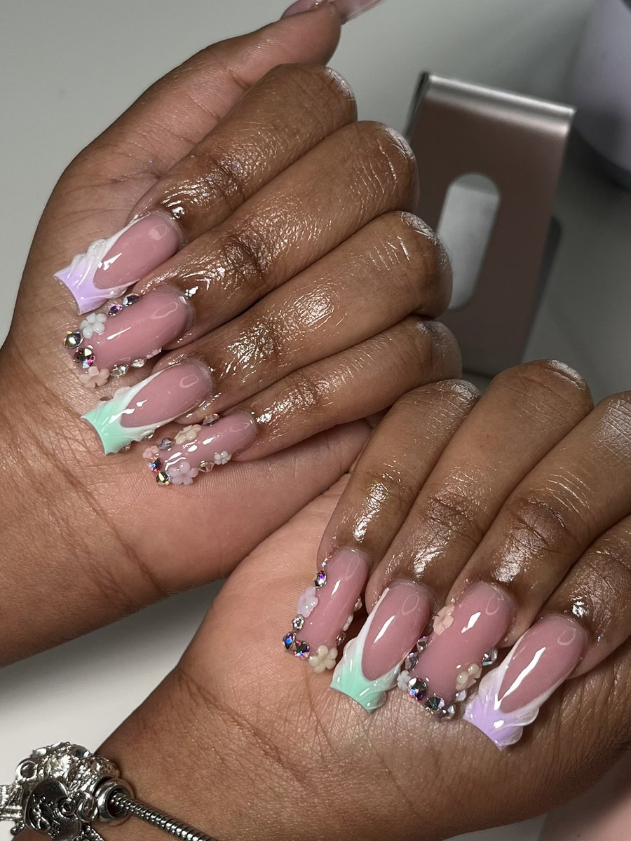 SunnyyyyD_'s tweet image. Baltimore Nailtech looking for new clients😁✨ 
IG @deedomynailz tell afriend to tell a friend🫶🏽 #baltimore #baltimorenailtech #baltimorenails
