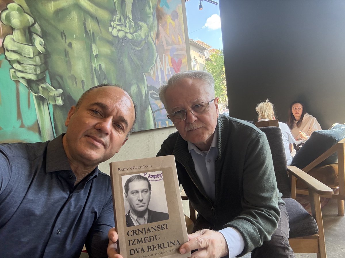 ZoranVuletic's tweet image. “Prevarićete se ako pomislite da o Crnjanskom sve znate. I znate i ne znate. Ova knjiga će vam to pokazati”
Knjigu je napisao moj prijatelj Rade Cvetićanin, naš veliki novinar, pisac i diplomata.