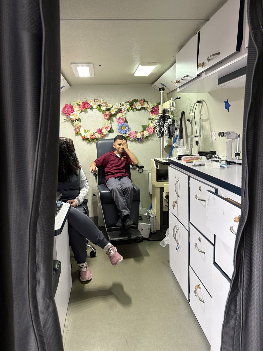 1/2

Thanks Vision To Learn!🤓🙌

Vision plays a key role in learning🍎🌟 From reading to understanding diagrams, eyesight is essential📚

We partnered with Vision To Learn to help students see clearly👀

They provided vision checks &amp; glasses to students (if needed) for FREE👓👍