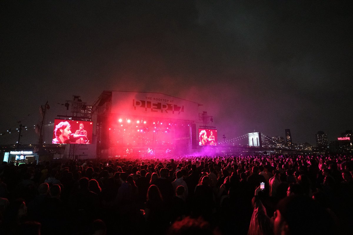 RooftopatPier17's tweet image. Who else is still buzzing from an epic night in NYC with Peter Cat Recording Co. !? 🎶🌃✨