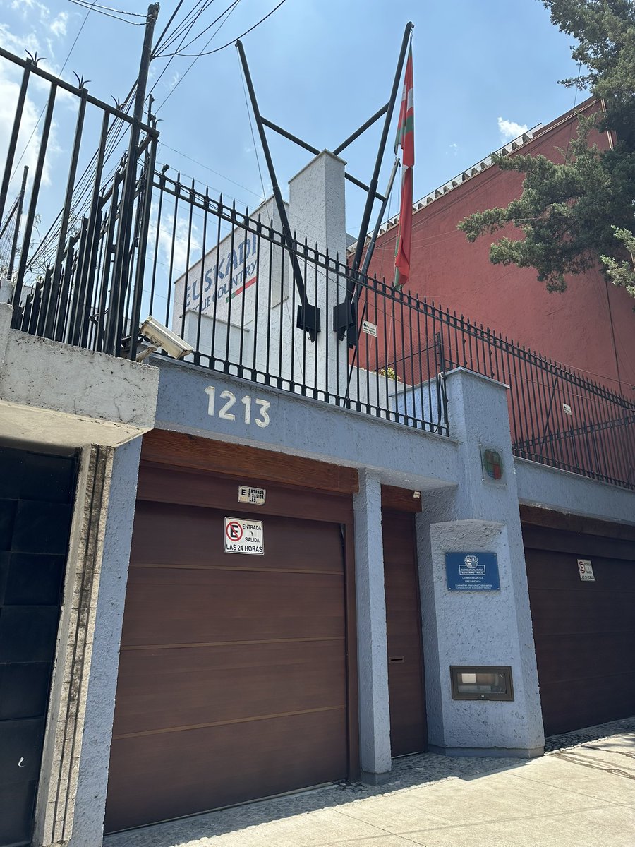 🌐 El turismo internacional sigue creciendo en #Euskadi, ¡y #México es un  mercado clave! Acompañado por el director de #Basquetour, Daniel Solana, he  visitado la Delegación del #GobiernoVasco en México y me