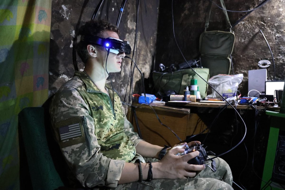 DVKirichenko's tweet image. 🧵1/ Ukraine is now a drone superpower.
🇺🇦 Ukrainian wartime innovation offers important lessons. Kyiv is showing us what the future of warfare looks like.
Here’s what Ukraine is teaching NATO. 👇