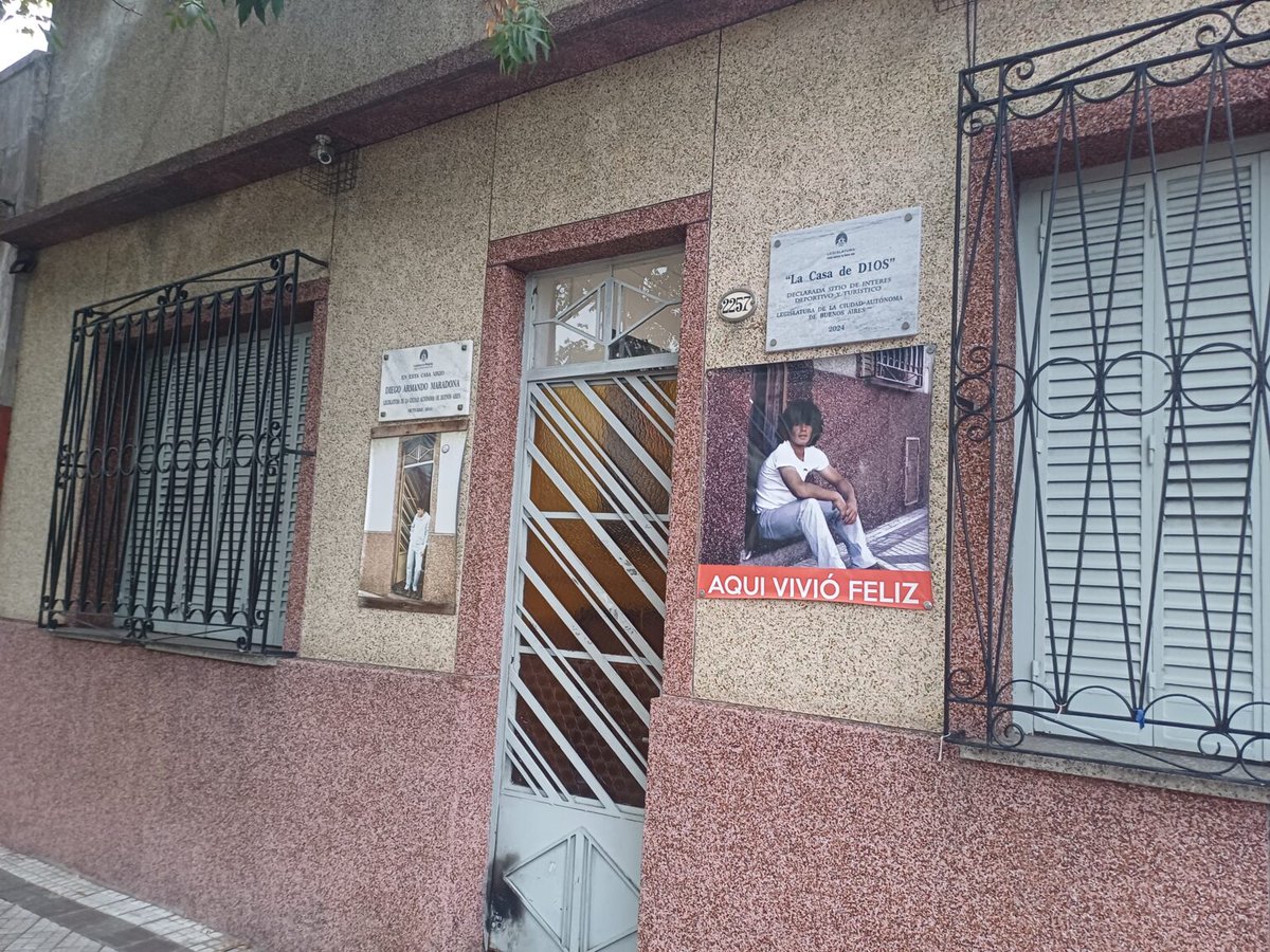 UN VIAJE A LA CASA DONDE MARADONA FUE PELUSA DE LA PATERNAL nubesmgzdigital.com.ar/index.php/2025… vía <a href="/MagazineNubes/">NUBES MAGAZINE</a> Magazine Digital de Argentina