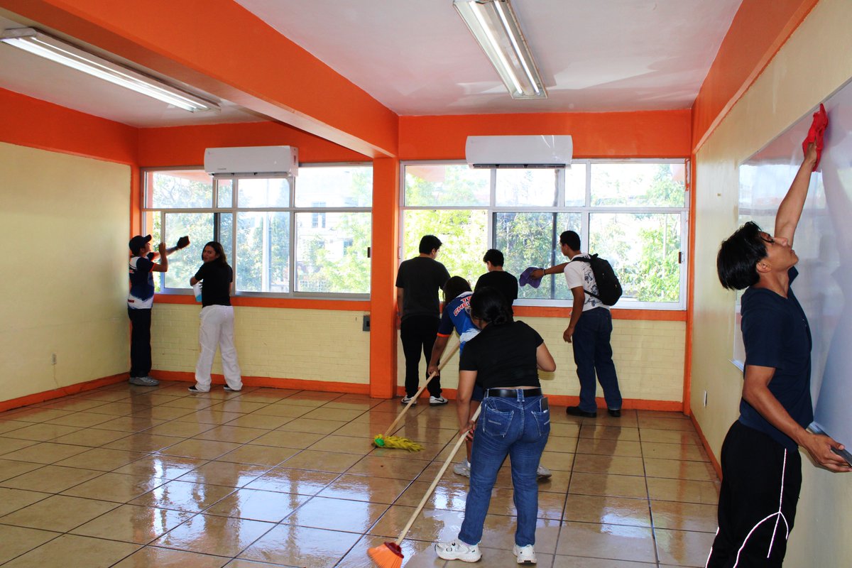 ¡El TecNM Chetumal se sumó con éxito a la Jornada Nacional de #TequiosPorLaPaz! 🌱
+400 estudiantes participaron en actividades de reforestación y limpieza, fortaleciendo la cultura de paz y el compromiso social. 💪💚
<a href="/Claudiashein/">Claudia Sheinbaum Pardo</a> 
<a href="/TecNM_MX/">TecNM</a> 
<a href="/GobiernoMX/">Gobierno de México</a> 
<a href="/imjuvemx/">imjuvemx</a> 
<a href="/IQJuventud/">Instituto Quintanarroense de la Juventud</a>