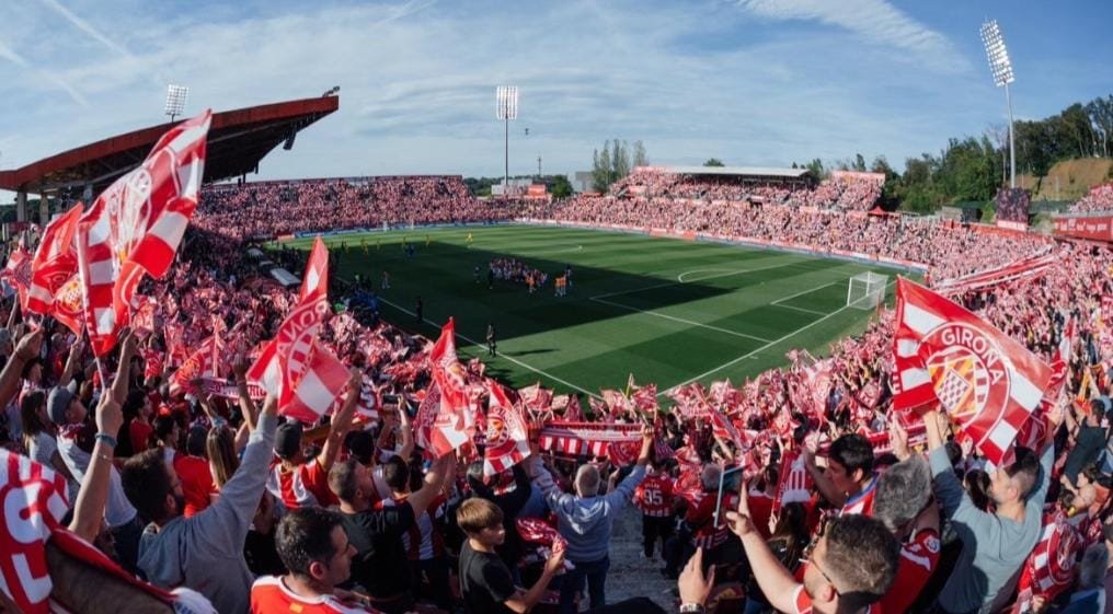 S'ha patit, i molt
Però la propera temporada 2025/26, el <a href="/GironaFC/">Girona FC</a> jugarà per 6ena vegada a Primera Divisió 
Enhorabona a tots els socis, abonats i simpatitzants blanc-i-vermells
Sentiment Gironí
🤍❤️⚽💪🏻🥂