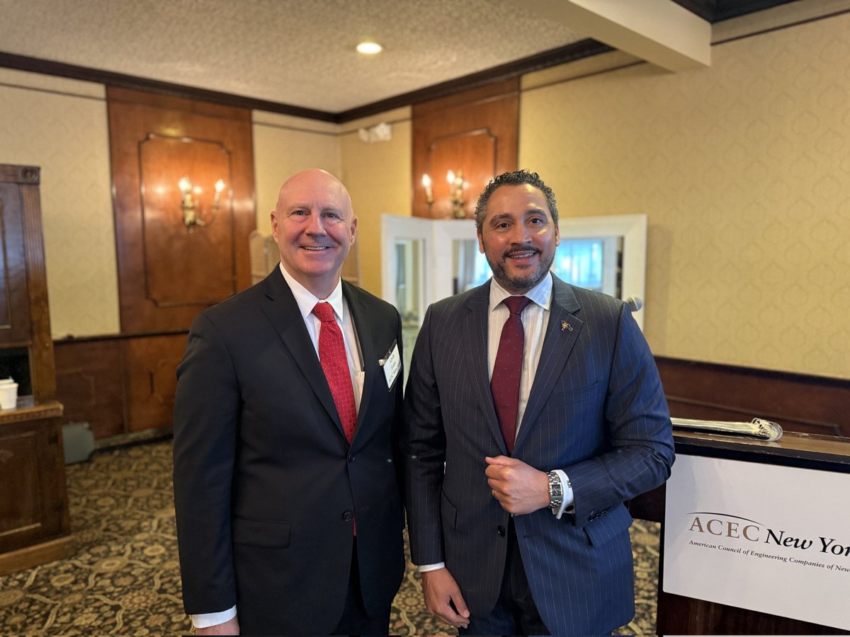 DASNY_President's tweet photo. Thanks @ACECNewYork for hosting a great 'Doing Business w/#DASNY' event!
All in support of @GovKathyHochul vision for a stronger, more equitable, and innovative New York.💪🏼🗽
#BuildingNY #ACEC #Infrastructure #Innovation https://t.co/sNJMClwqra
