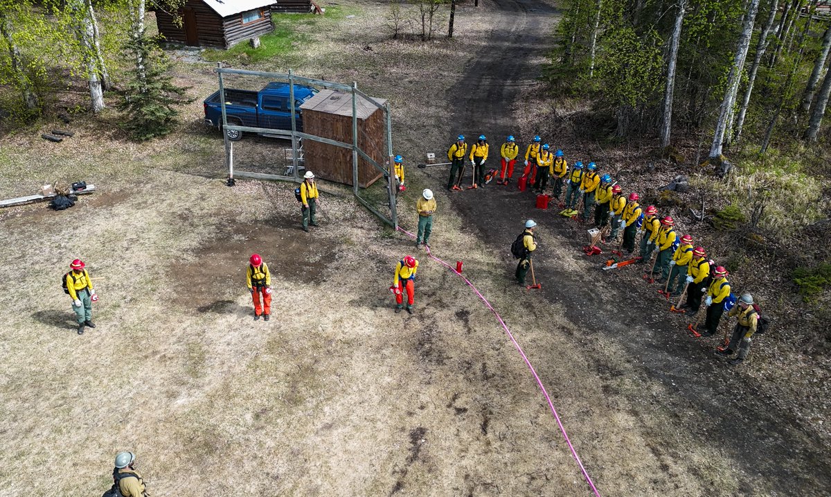 AK_Forestry's tweet photo. 🔥 Alaska's Next Gen Firefighters in Action!
Cadets at AK's Wildland Fire Academy are training hard—skills being used RIGHT NOW to protect Anchorage Hillside (115+ piles burned in 2 days!).
🎓 Graduation: May 14 @ 10AM
📍 Birchwood Camp or FB Live
#AKFire #FutureFirefighters https://t.co/4yhbwEgsx0