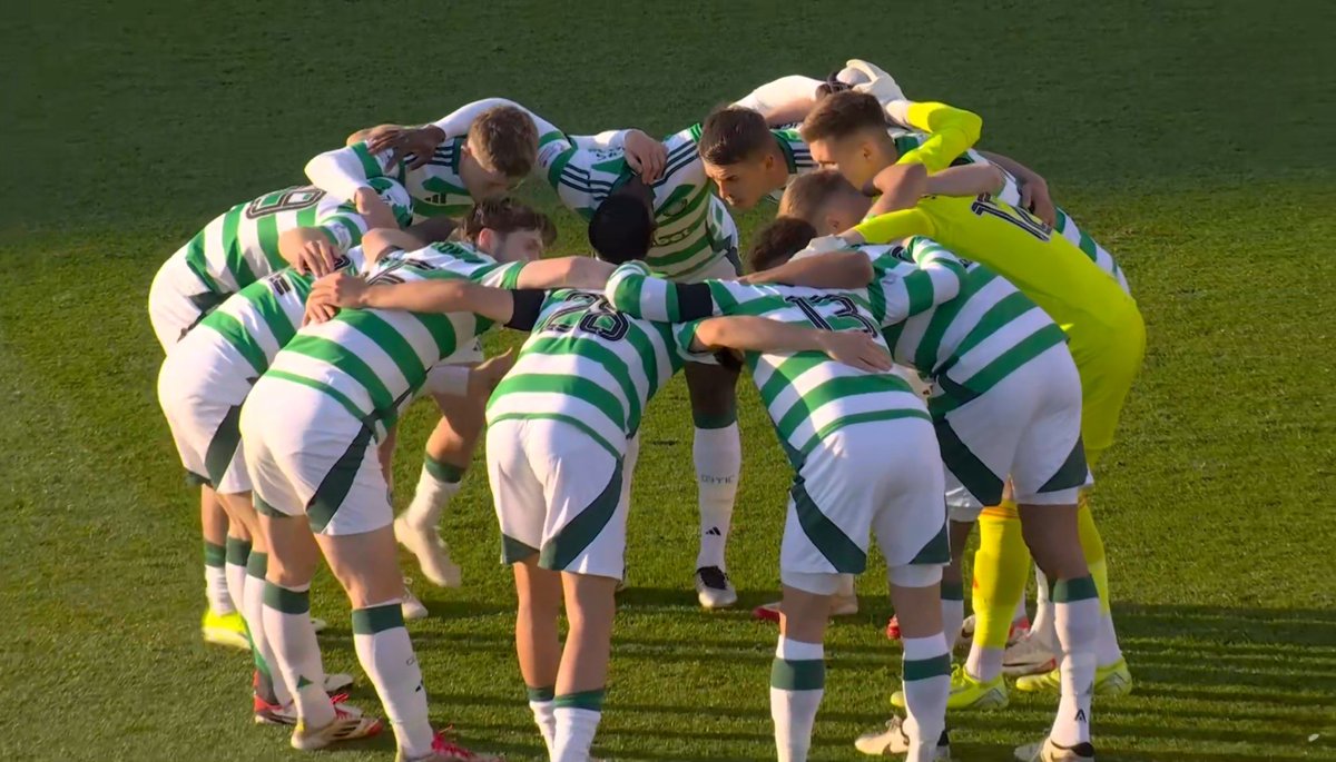 Last away huddle of the 2024/25 campaign.🍀