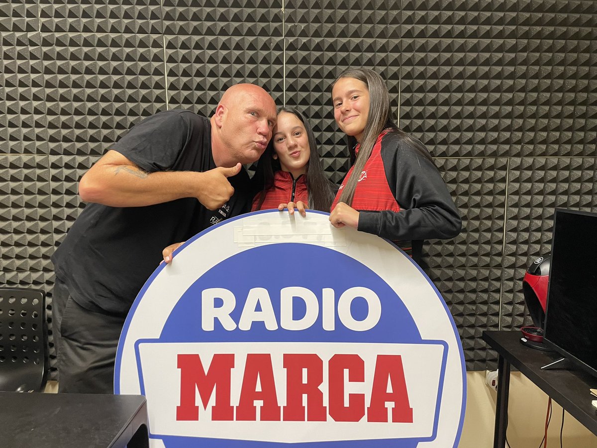 💪🏻 ¡No todos los días se consigue un pase al Campeonato de España! 

😜 <a href="/ismaelpuyana88/">Ismael Puyana Castellano</a>, Blanca López y Xiomara han venido en representación del infantil femenino del <a href="/CDRaCa/">CD Tear Ramón y Cajal</a> a <a href="/DElPerimetro/">Desde El Perímetro</a>. 

🤝🏻 Nos han contado su experiencia tras el bronce y su próximo torneo nacional.