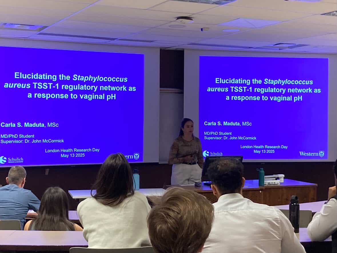 Western_MDPhD's tweet image. Engaging oral presentation by @carlamaduta at London Health Research Day!