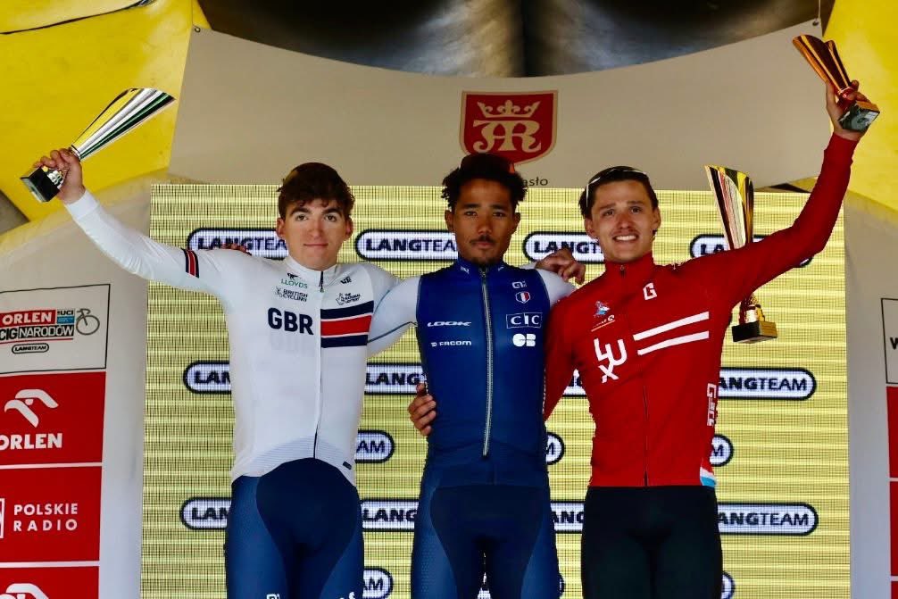 ORLEN Nations Grand Prix (@orlengrandprix) on Twitter photo Siódma edycja ORLEN Wyścigu Narodów wystartowała!
Za nami 1. etap z Łańcuta do Jasła – 155 km walki, zmiennej pogody i mocnego tempa.
Po licznych próbach ataków i solowej akcji Duńczyka Kristiana Egholma, o losach etapu zadecydował finisz z peletonu. Kapitalnie rozegrali go Siódma edycja ORLEN Wyścigu Narodów wystartowała!
Za nami 1. etap z Łańcuta do Jasła – 155 km walki, zmiennej pogody i mocnego tempa.
Po licznych próbach ataków i solowej akcji Duńczyka Kristiana Egholma, o losach etapu zadecydował finisz z peletonu. Kapitalnie rozegrali go