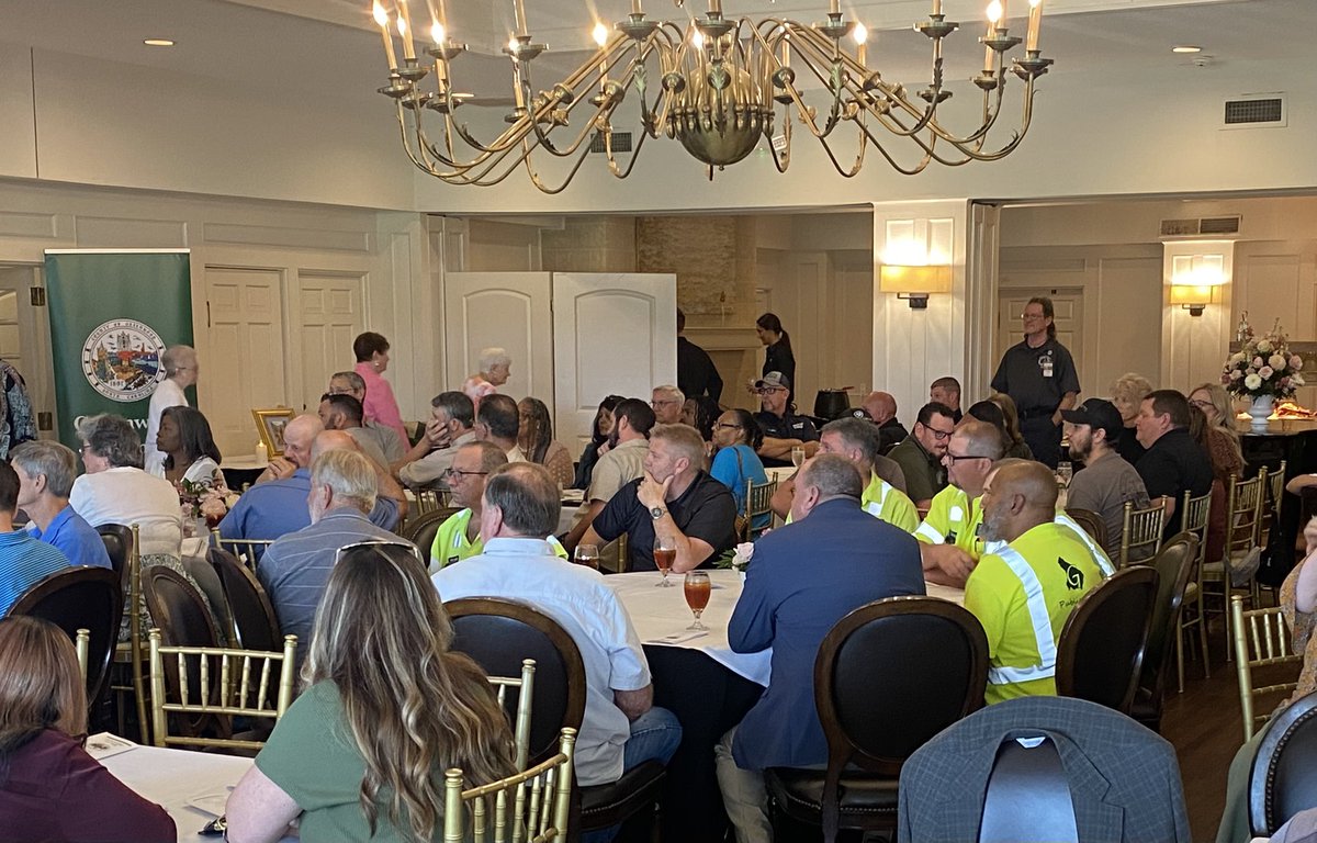 TheoLane13's tweet image. Honored to represent @DukeEnergySC @DukeEnergy & give comments as we honor @ScGwd employee superlatives in @GreenwoodCitySC #CountryClub. So proud to work w/ all these dedicated people, making their home better everyday!