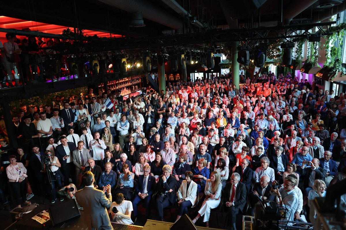 Lyon, 20h. 
#AvecRetailleau