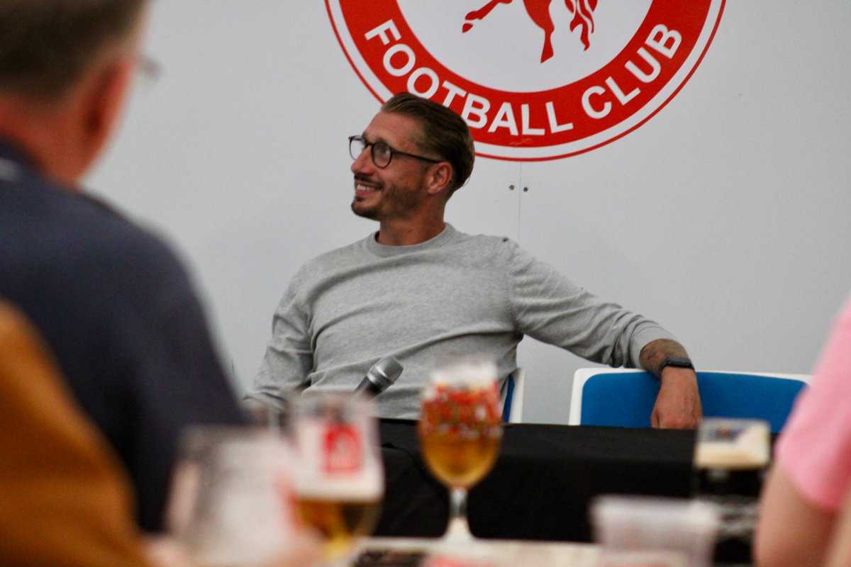 wellingunited's tweet photo. A big thank you to all those who attended last night's Meet the Manager event at Park View Road 🤝

The Lee Martin era is well and truly under way...

#WeAreWings🪽 https://t.co/lfxDzUkm7R