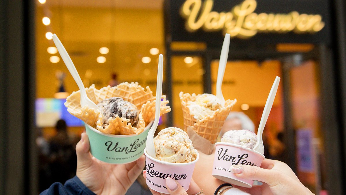 The sweetest surprise is coming to town! 🍨 Van Leeuwen is opening their doors on Thursday, May 22nd. Stop by to be one of the first 100 people to receive a free tote bag starting at 3pm &amp; enjoy a $1 scoop from 3-5pm.

#LookUp for more details -> ridgehill.com/dinings/van-le…