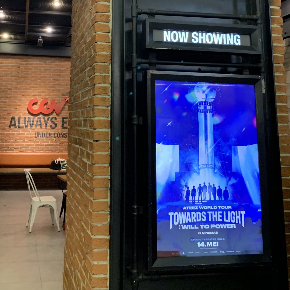 diniyh_08's tweet photo. HOME!
#ATEEZ #ATEEZincinemas #ATEEZMovie #ATEEZ_WORLD_TOUR_IN_CINEMAS https://t.co/qbelhm5lF0