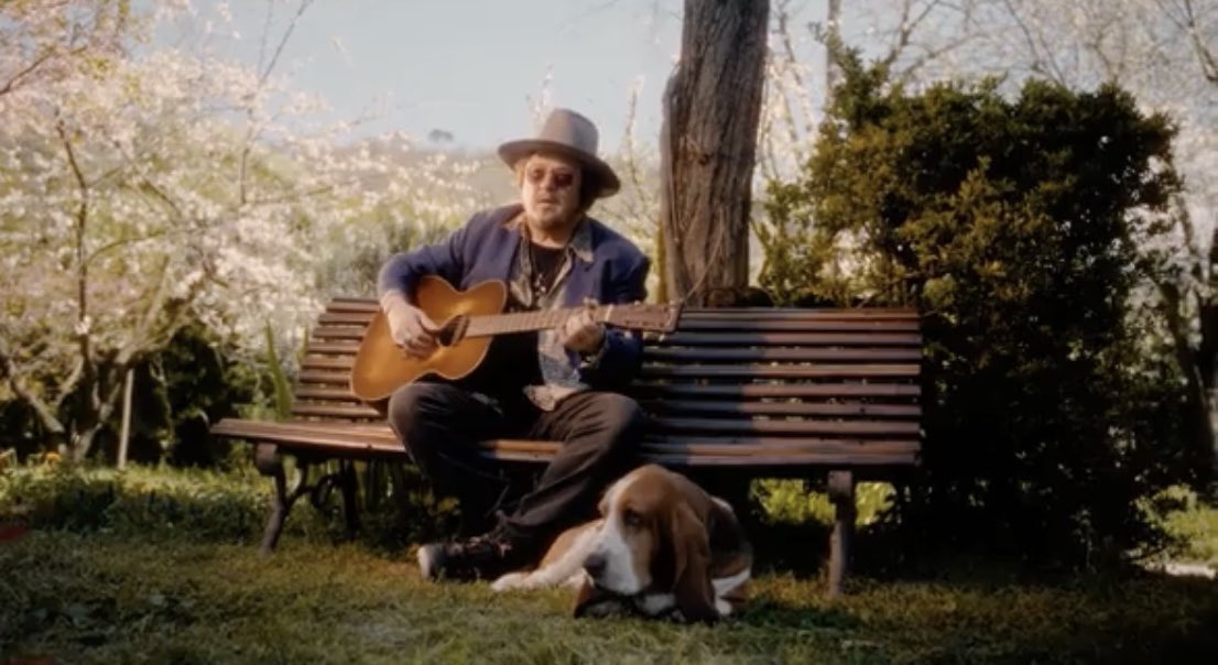 russellcrowe's tweet image. Zucchero duet video on the Eddie Vedder song Just Breathe will be available to see 11am CET May 15th …