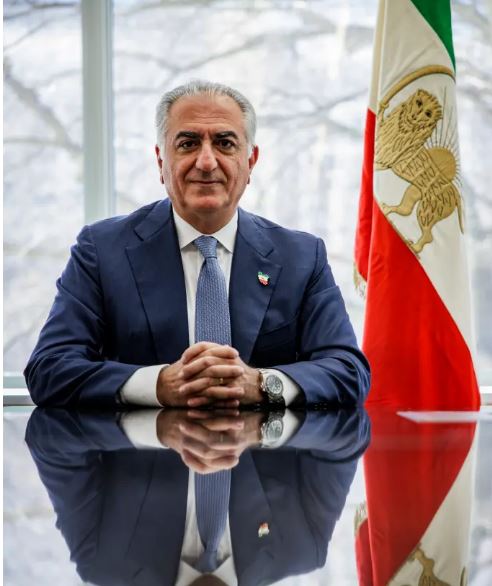SarahAllisonFl's tweet photo. If power goes back to the #Pahlavi family, Iran could easily outpace Saudi Arabia and all the Arab countries in just a few decades, thanks to its endless wealth, better geography and climate, and people who aren't into Islamism.
It could become a more reliable partner for us and Israel, which would be bad for the Arabs.
So, I guess Saudi Arabia is secretly backing the survival of the Ayatollah regime