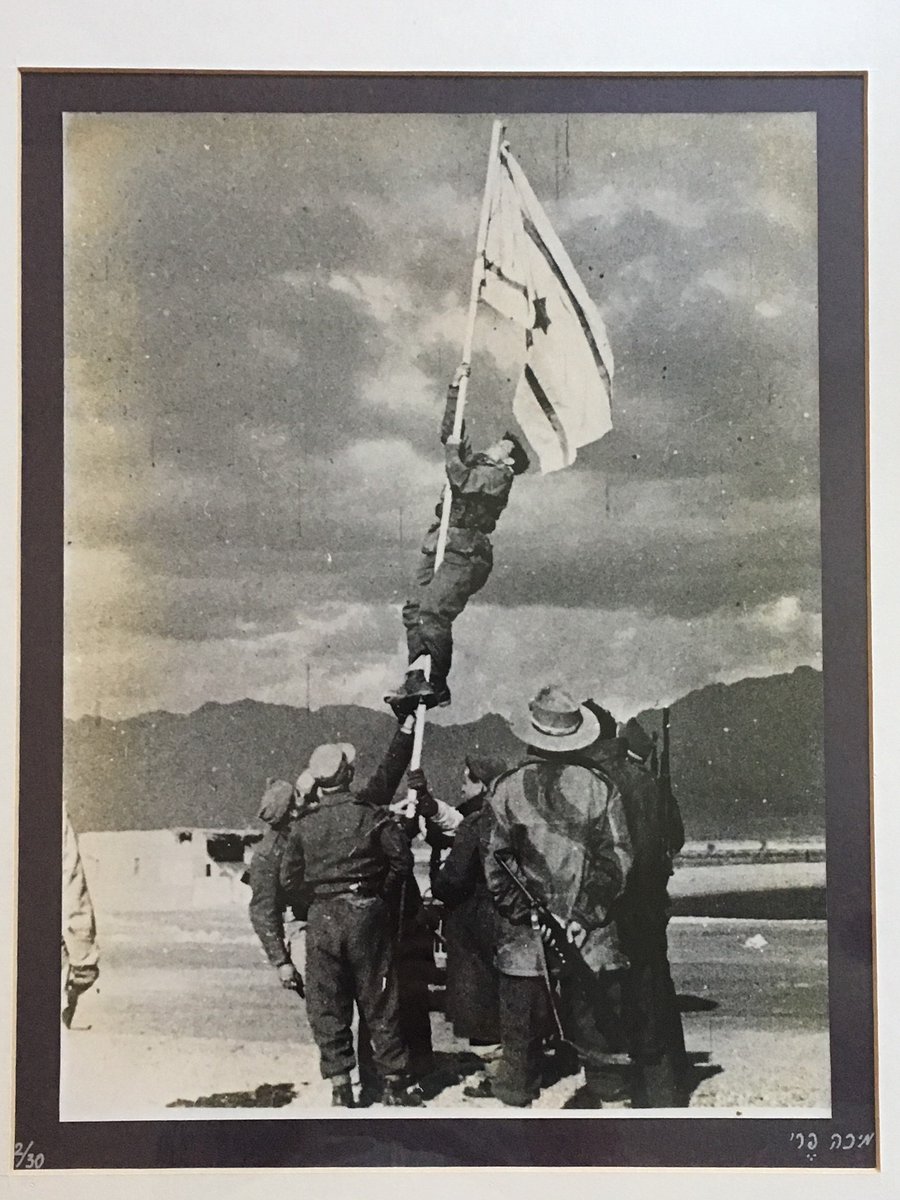 Joyeux anniversaire à la seule et unique démocratie du Moyen-Orient. Israël, qui fête ses 77 ans, est une merveille absolument unique dans cette région où ne règnent que dictatures et terrorismes. En Israël, la démocratie est exemplaire, l'égalité entre les femmes et les hommes