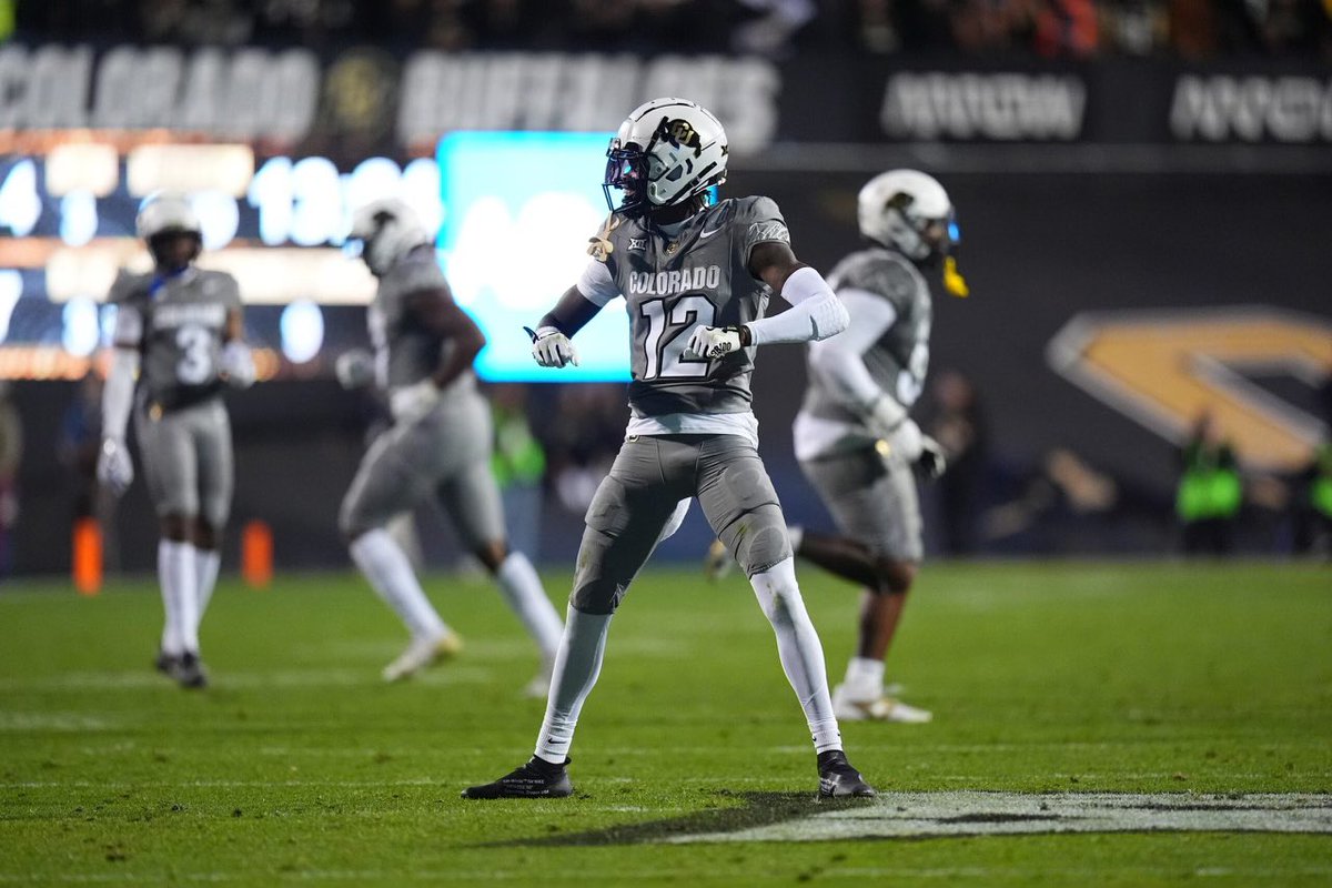 Jeremiah_W22's tweet photo. Blessed and thankful to receive an offer from University of Colorado @CUBuffsFootball @DomataPeko #skobuffs @CHawk_4 @CoachLopez74 @llcdub @adamgorney @ChadSimmons_ @BrandonHuffman @BlairAngulo @GregBiggins @On3Recruits @PrepRedzoneCA @Rivals @247Sports https://t.co/OPPREi6C5a