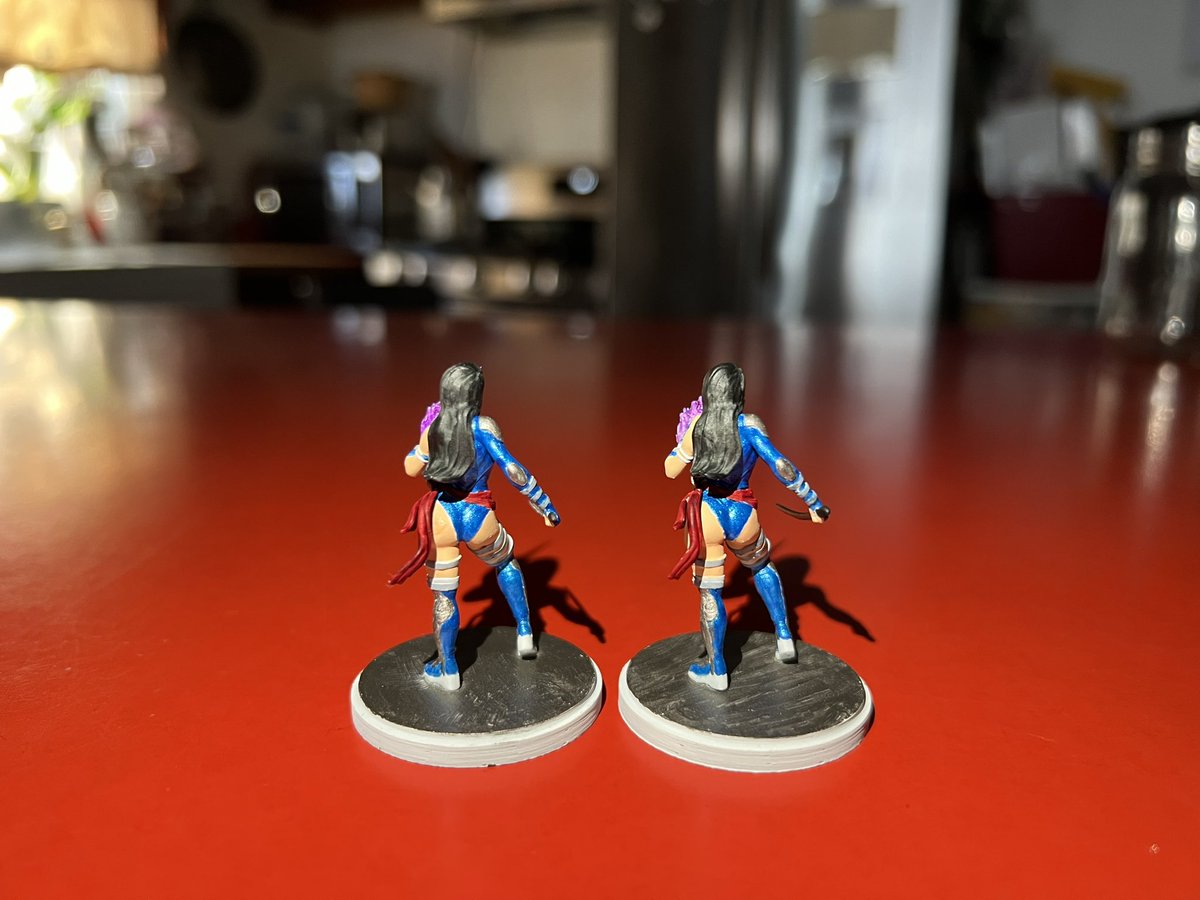 New minis painted up! This time we got Psylockes Vengeance skin from Marvel Rivals!